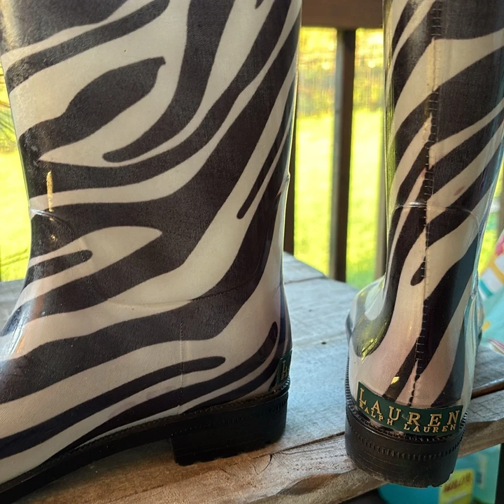 “RALPH LAUREN”rain boots sz. 6.  Brown/Beige zebra stripe.  Excellent condition. - Picture 2 of 10